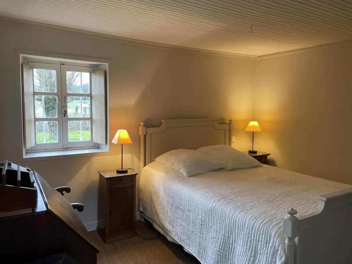 Maison De Charme A La Campagne Avec Jardin Privatif, Confort Moderne Et Accueil Chevaux - Fr-1-489-64 Treteau 0*,  France
